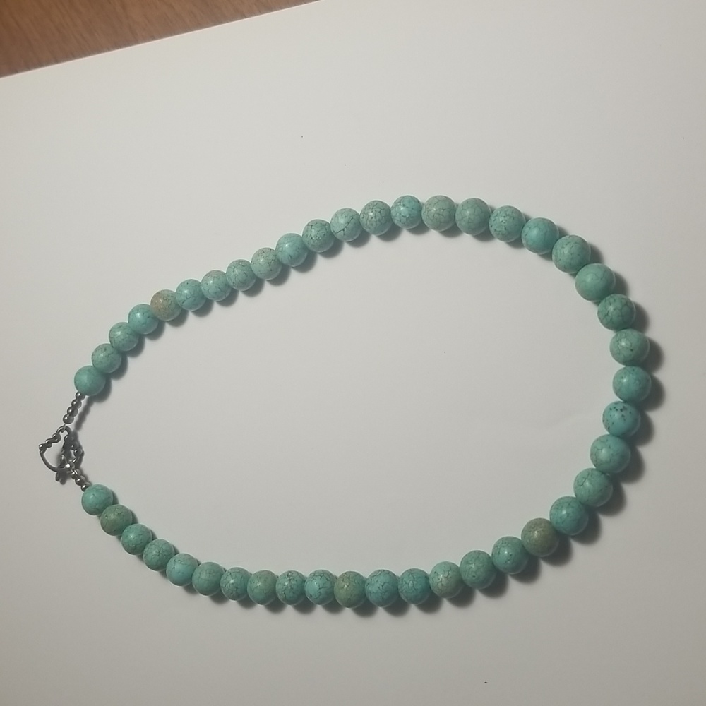 Turquoise beaded stone necklace